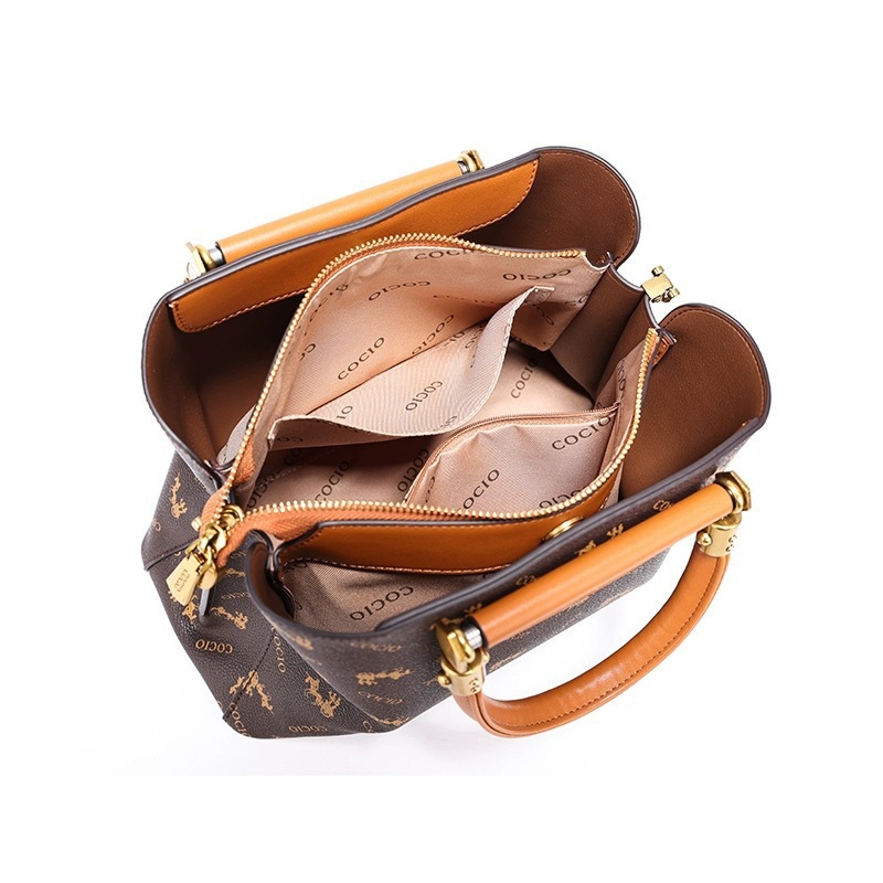 กระเป๋าถือ COCOIO ลายโมโนแกรมว - Tote Bag Leather Monogram บทวิจารณ์และราคา