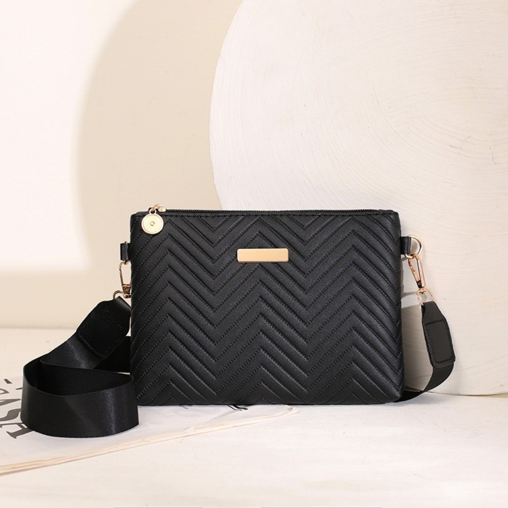 กระเป๋าสะพายข้างแบบมีสายโซ่ลาย - Chain Crossbody Quilted บทวิจารณ์และราคา