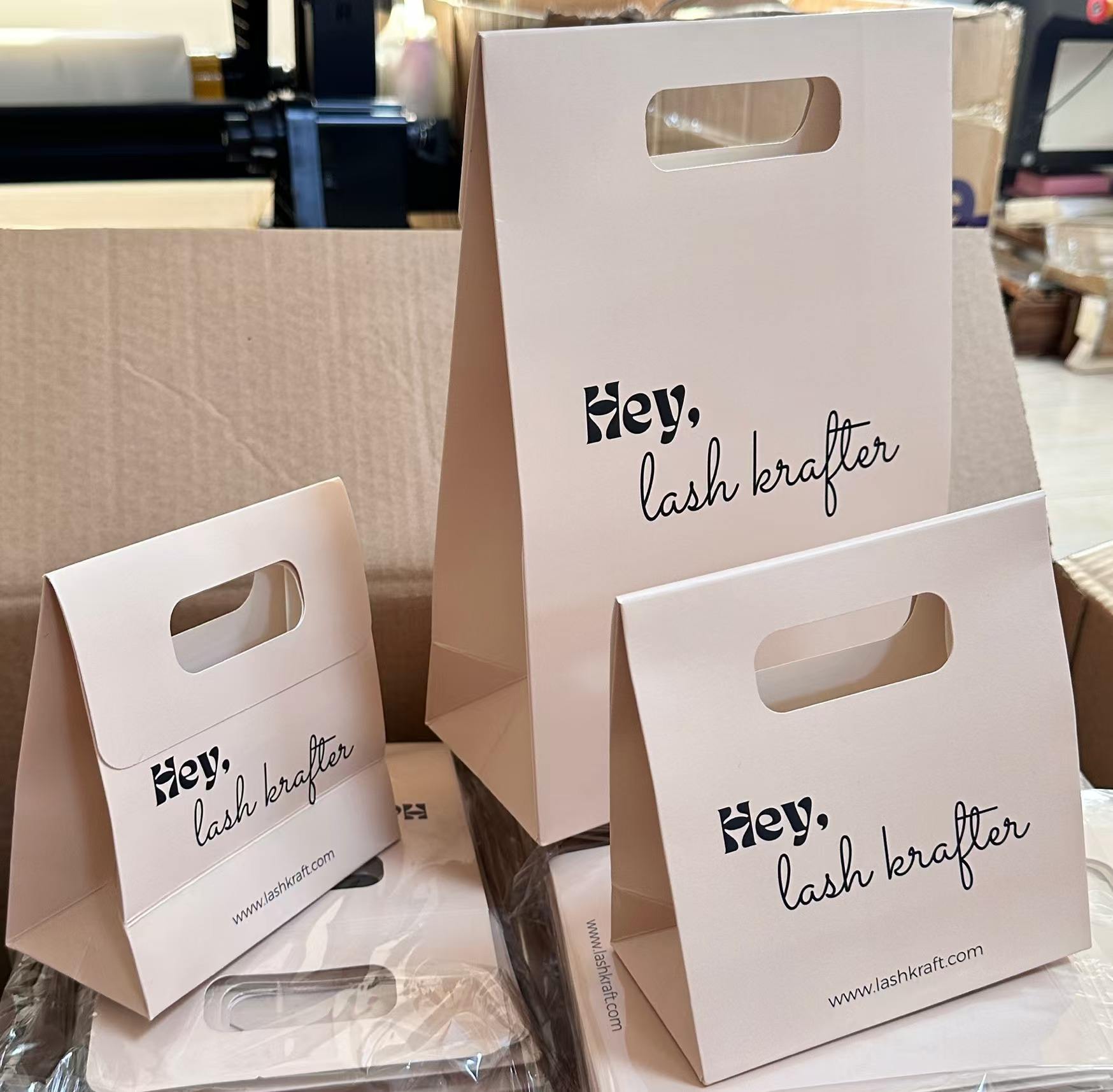 ขายส่งถุงกระดาษช้อปปิ้งหรูหราส - Luxury Bags Wholesale บทวิจารณ์และราคา