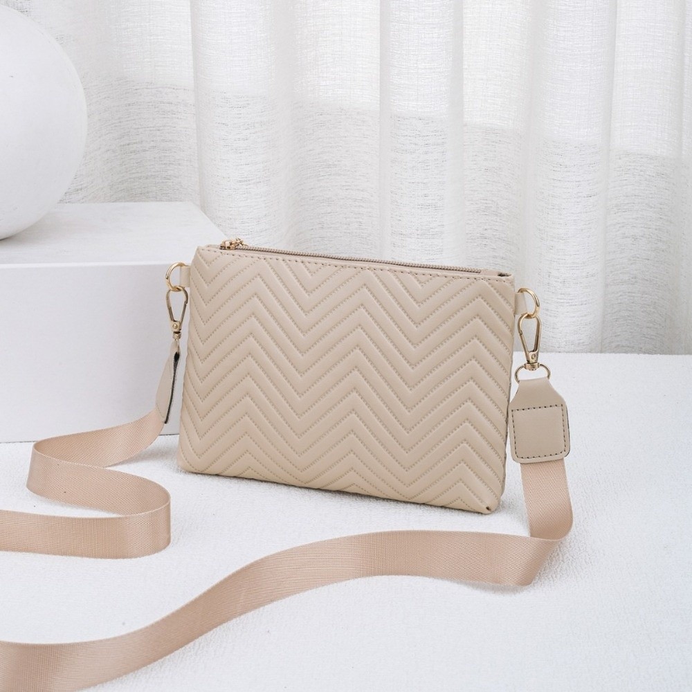 กระเป๋าสะพายข้างแบบควิลท์ลายคล - Chain Crossbody Quilted บทวิจารณ์และราคา