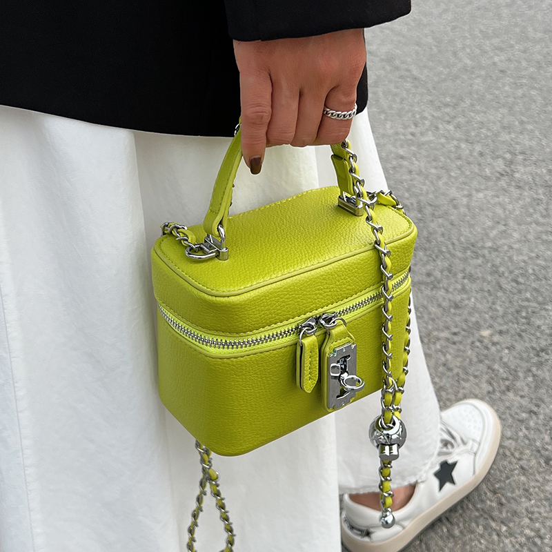 กระเป๋าสะพายทรงสี่เหลี่ยมสำหรั - Luxury Bags Jacquemus บทวิจารณ์และราคา