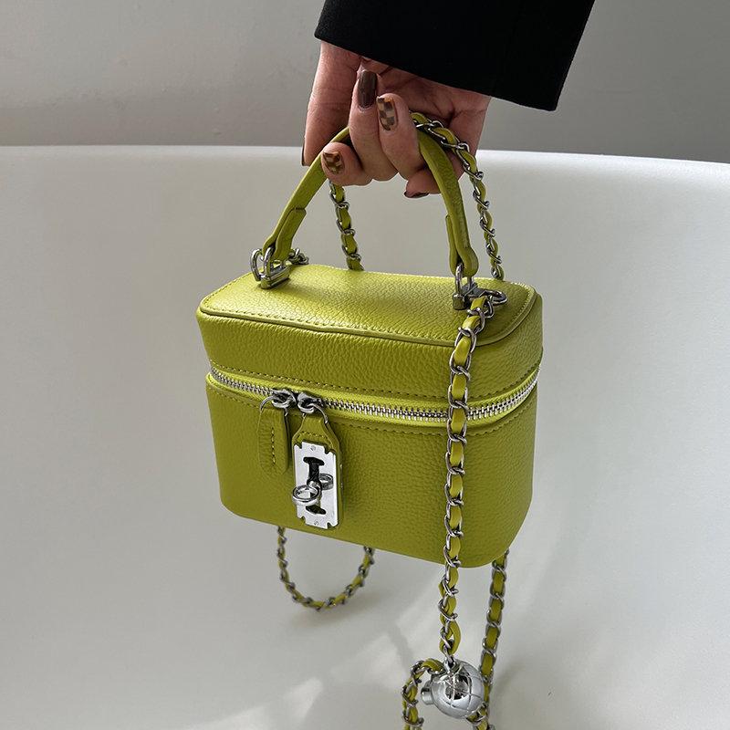 กระเป๋าสะพายทรงสี่เหลี่ยมสำหรั - Luxury Bags Jacquemus บทวิจารณ์และราคา