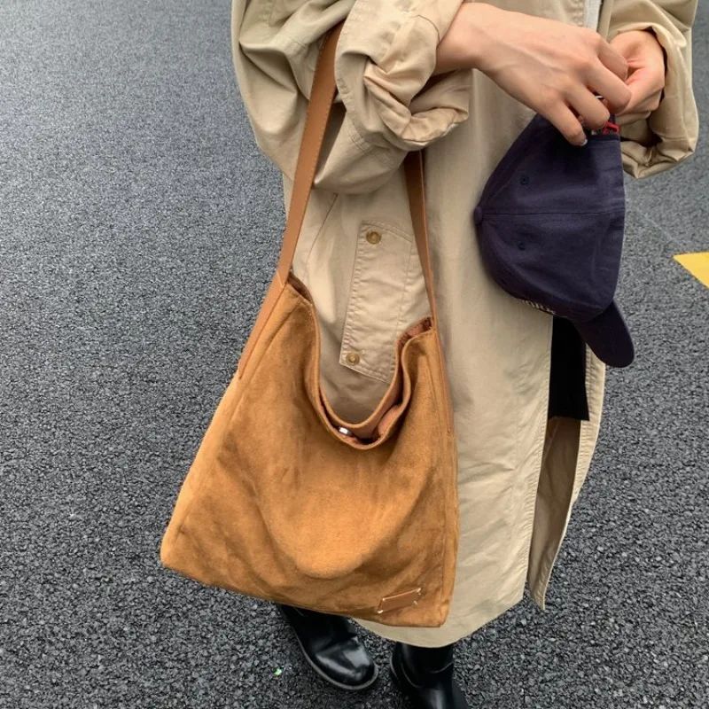 กระเป๋าสะพายข้างดีไซน์เนอร์สุด - Luxury Bags Must Have บทวิจารณ์และราคา