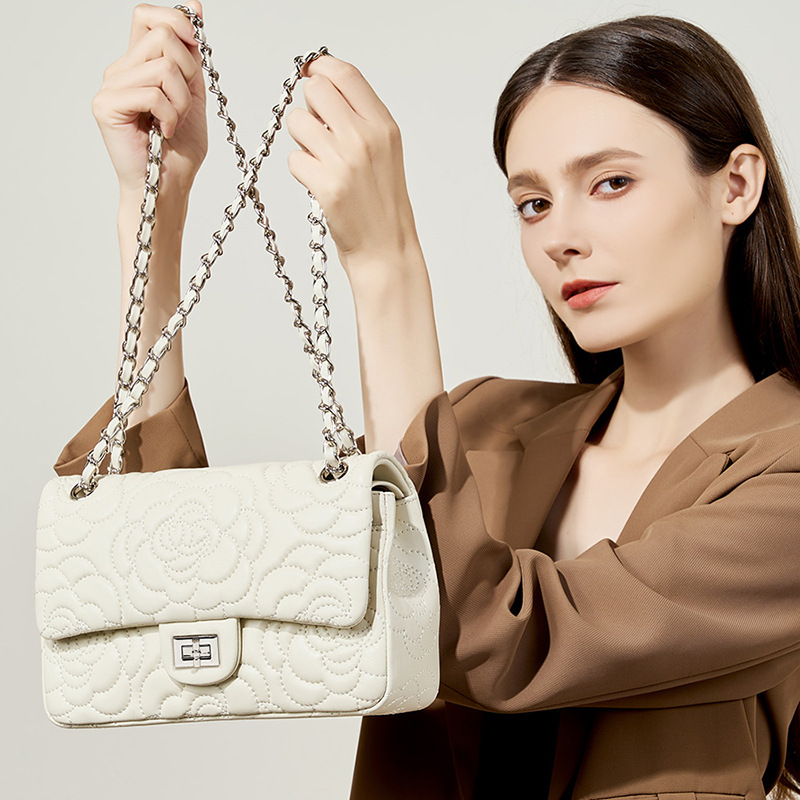 กระเป๋าสะพายไหล่หนังแกะไฮแลนด์ - Chain Crossbody Quilted บทวิจารณ์และราคา